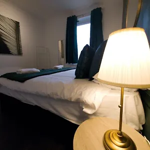 apt-double-king-bed-central-by-property-promise.cardiffhotelswales.com/